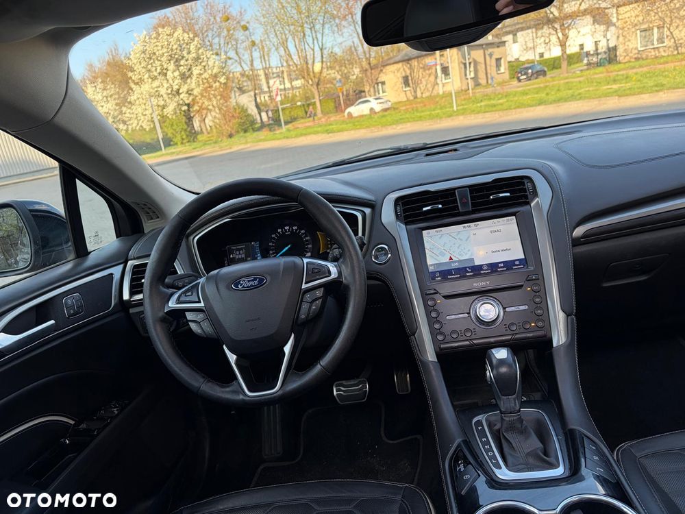 Ford Mondeo SW 2.0 Hybrid Vignale - 19