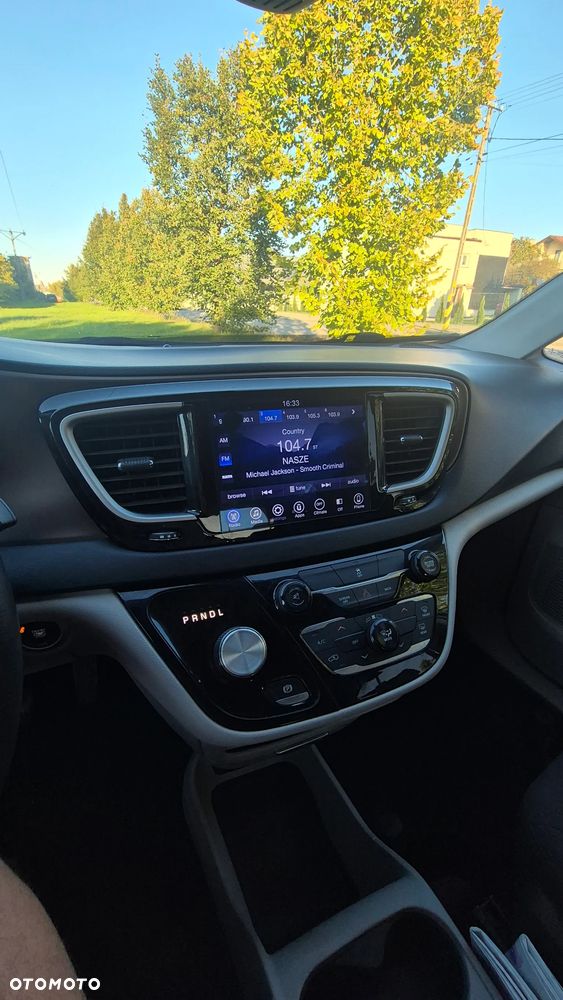 Chrysler Pacifica - 18