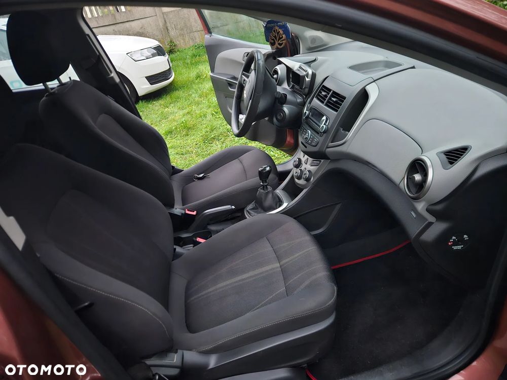 Chevrolet Aveo - 18