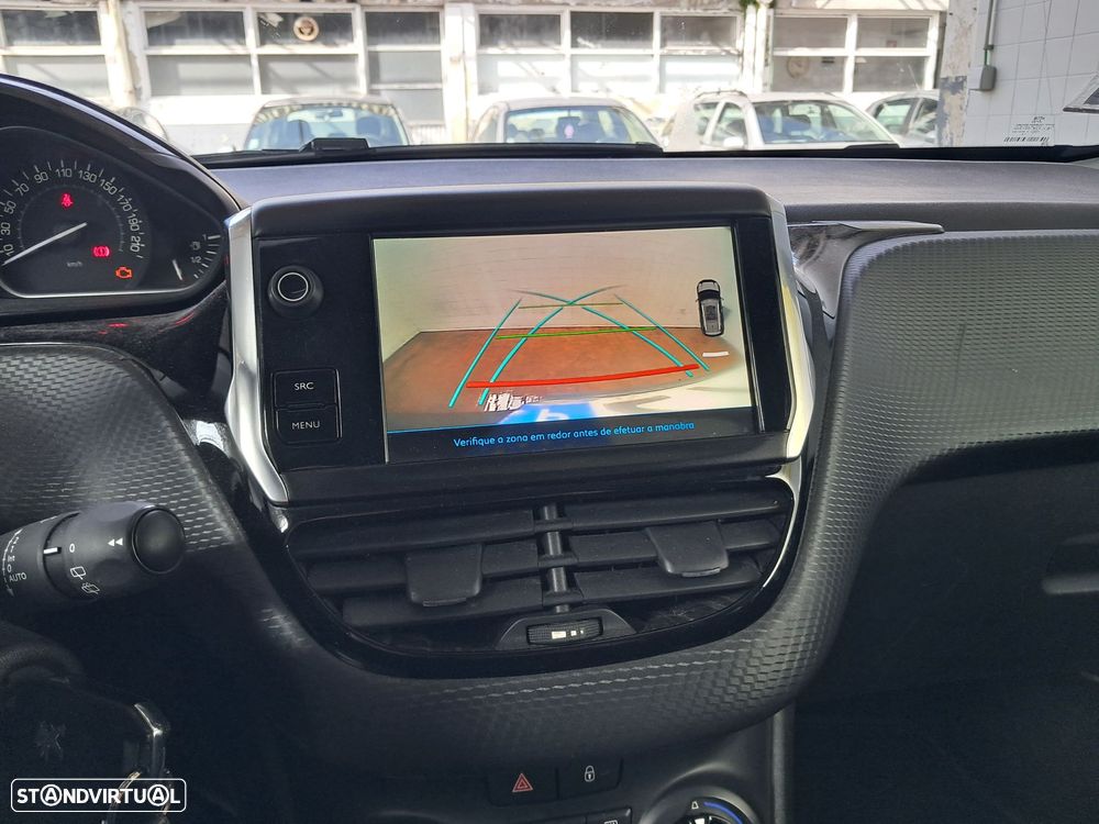 Peugeot 2008 1.2 PureTech Style - 6