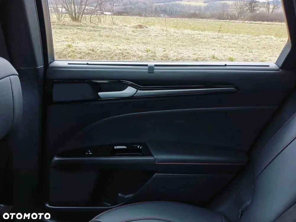 Ford Mondeo 2.0 Hybrid ST-Line X - 9