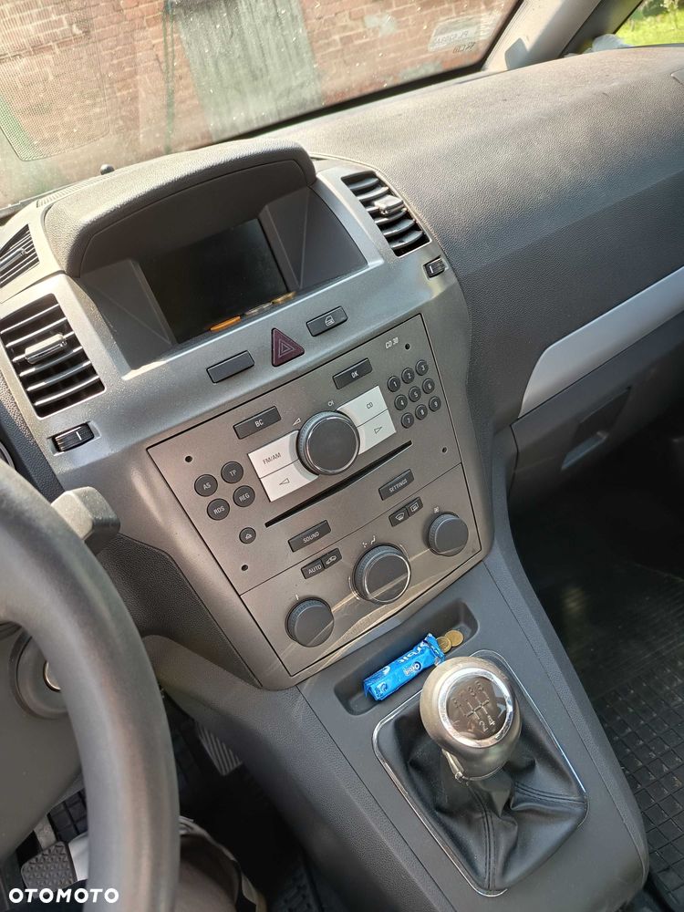 Opel Zafira - 3