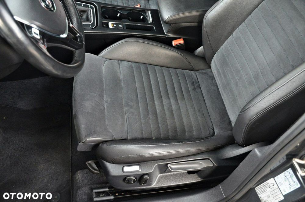 Volkswagen Passat - 16