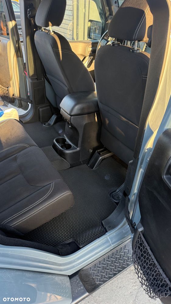 Jeep Wrangler 3.6 Unlim Sahara - 12
