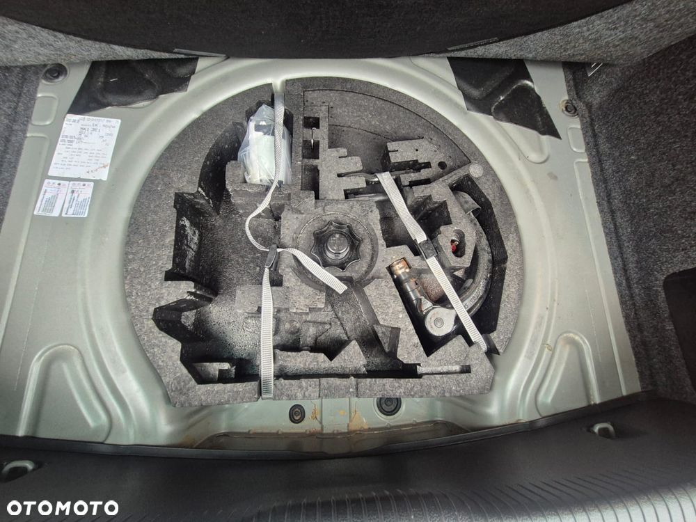 Volkswagen Golf - 28
