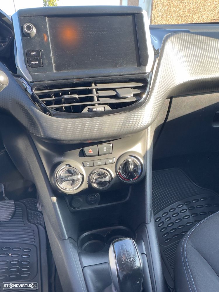 Peugeot 208 1.2 PureTech Style - 9