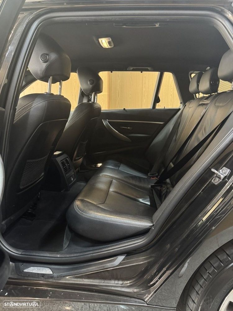 BMW 320 d Touring Line Luxury Auto - 37