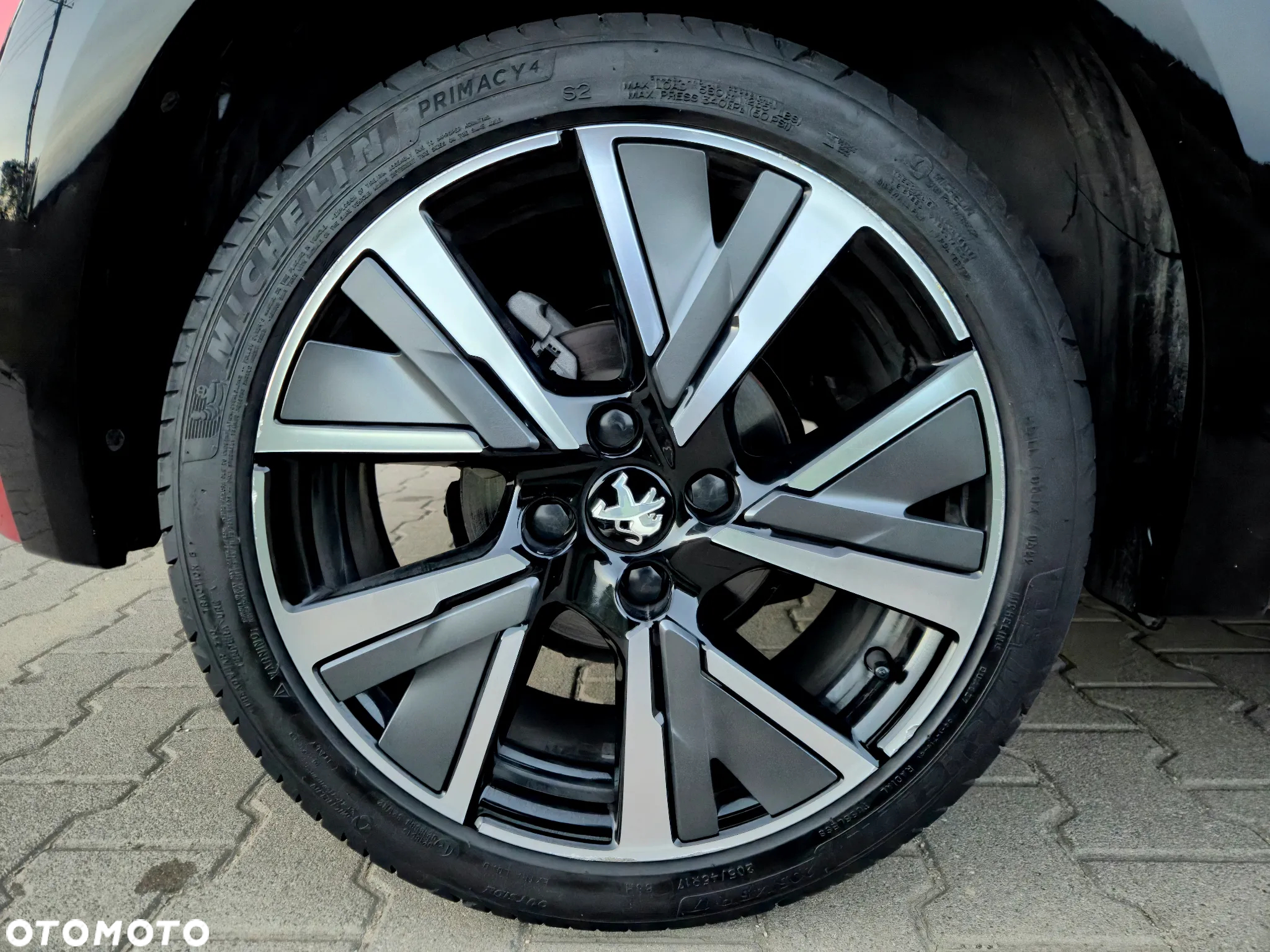 Peugeot 208 PureTech 130 EAT8 GT - 24