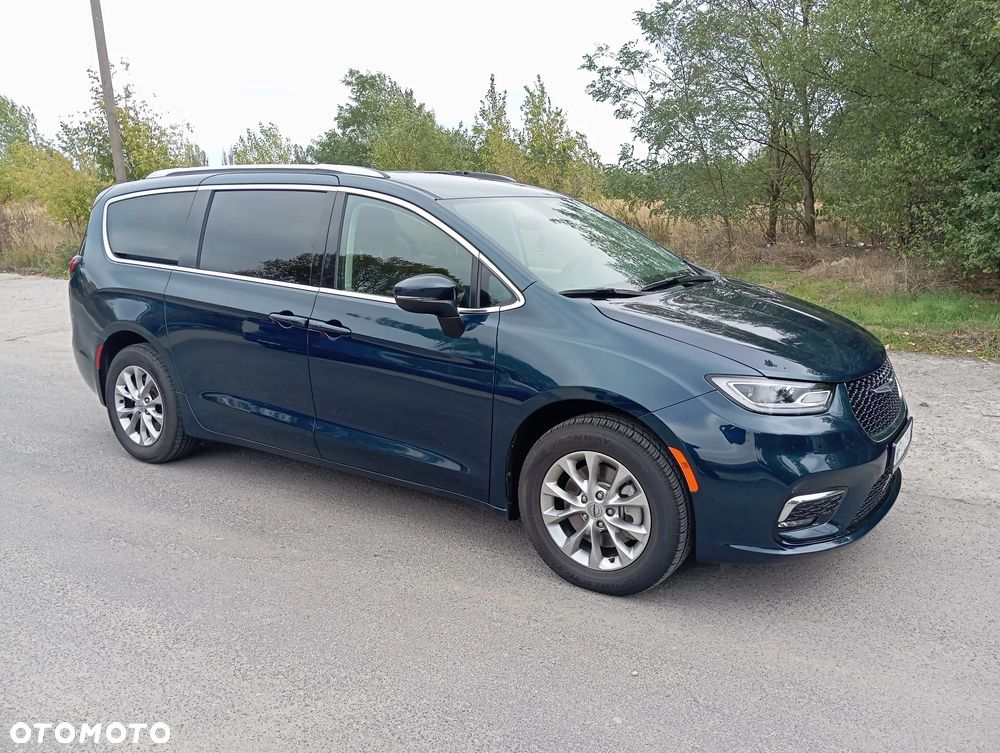 Chrysler Pacifica - 4