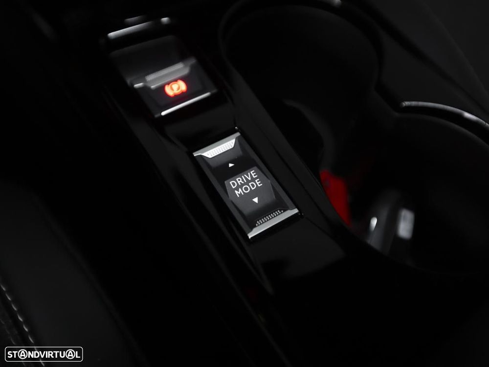 Peugeot 2008 1.2 PureTech Allure EAT8 - 28