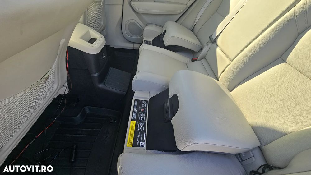 Volvo XC 60 Recharge T8 AWD AT Ultimate Dark - 7