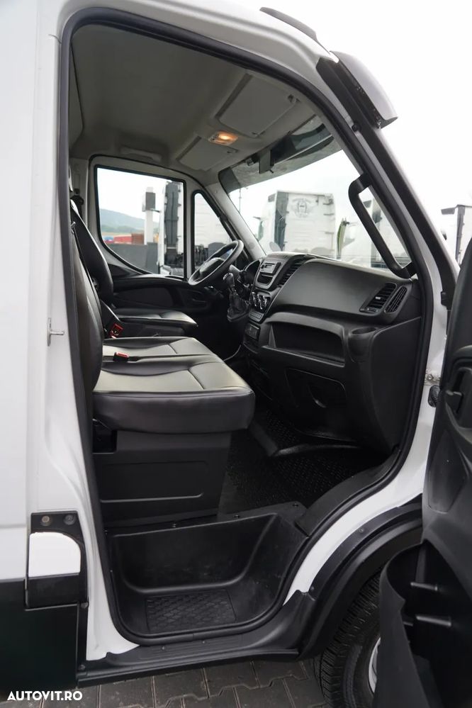 Iveco DAILY 65-170 / ȘASIU CU CABINĂ - 3,8 M / MANUALĂ / ROȚI SPATE DUBLE / 3 LOCURI / TAPIȚERIE DIN PIELE / IMPORTAT / - 34