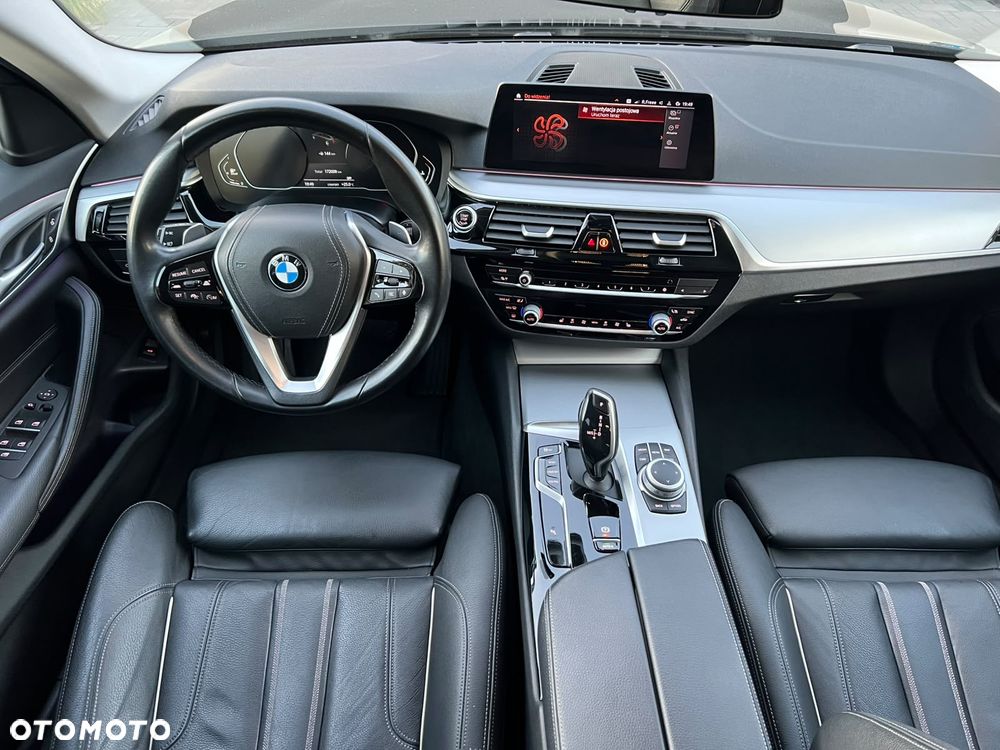 BMW Seria 5 520d Sport Line - 12