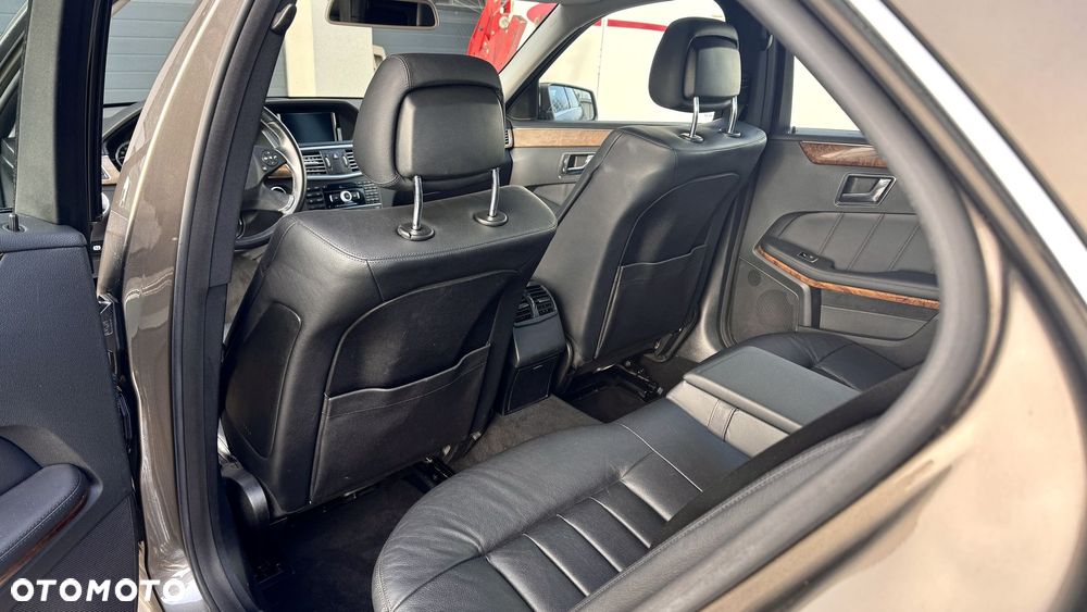 Mercedes-Benz Klasa E 250 CGI BlueEFFICIENCY Automatik Elegance - 13