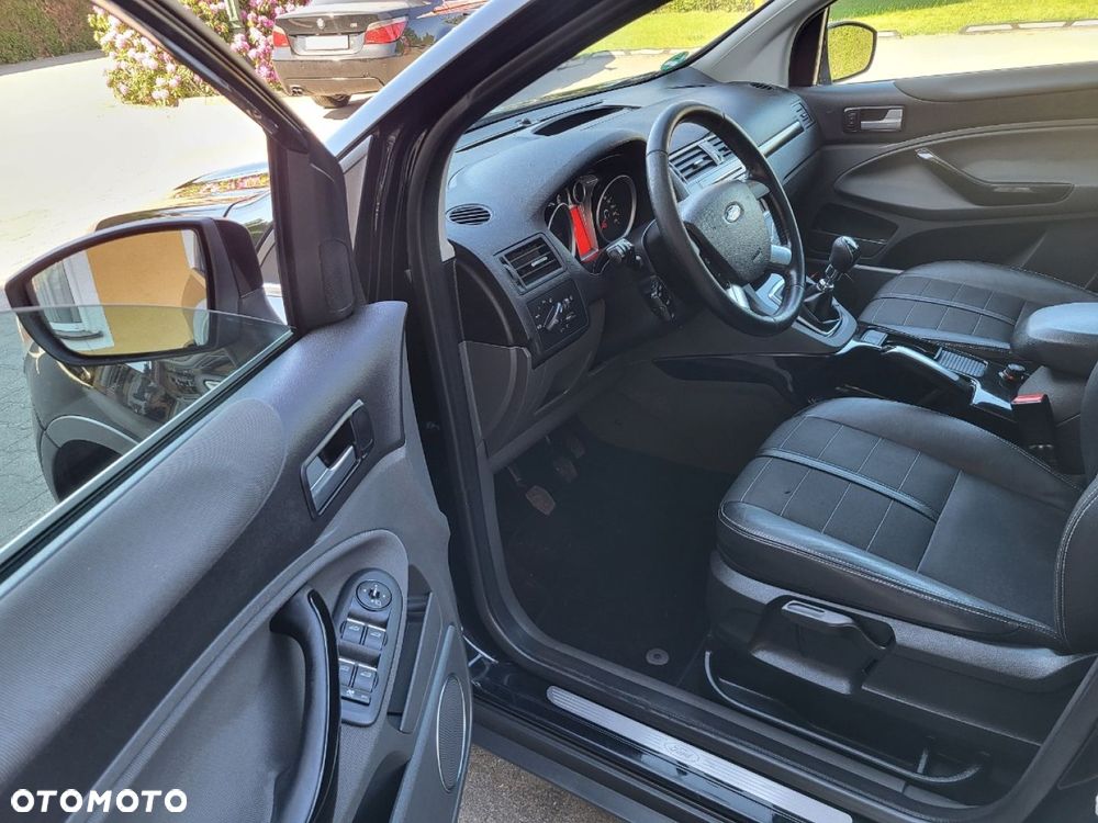 Ford Kuga - 24