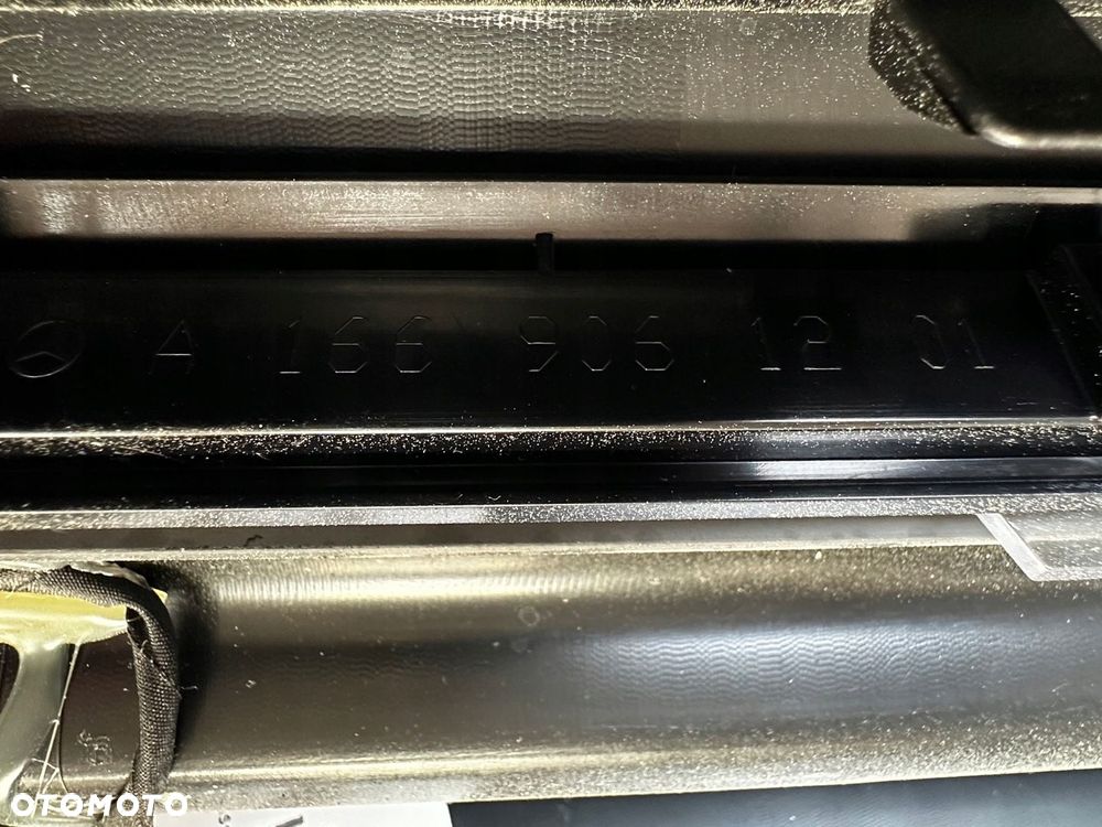 MERCEDES LISTWA PROGOWA LEWA NAKŁADKA STOPIEŃ LEWY LED GLS X166 166 - 8