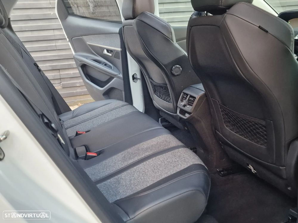 Peugeot 3008 PureTech 130 Stop & Start GPF Allure - 14