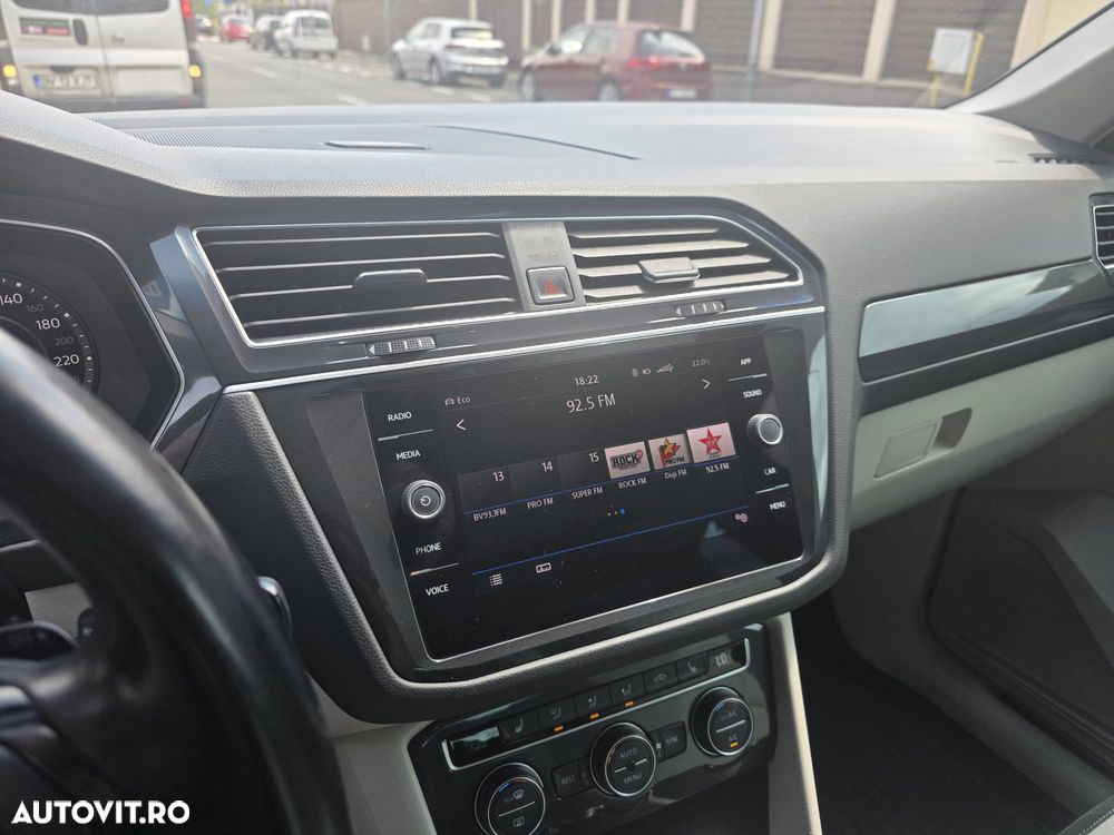 Volkswagen Tiguan - 9