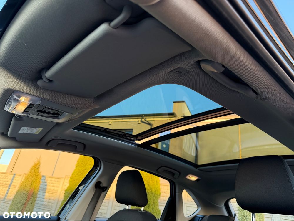 BMW Seria 2 218d - 22