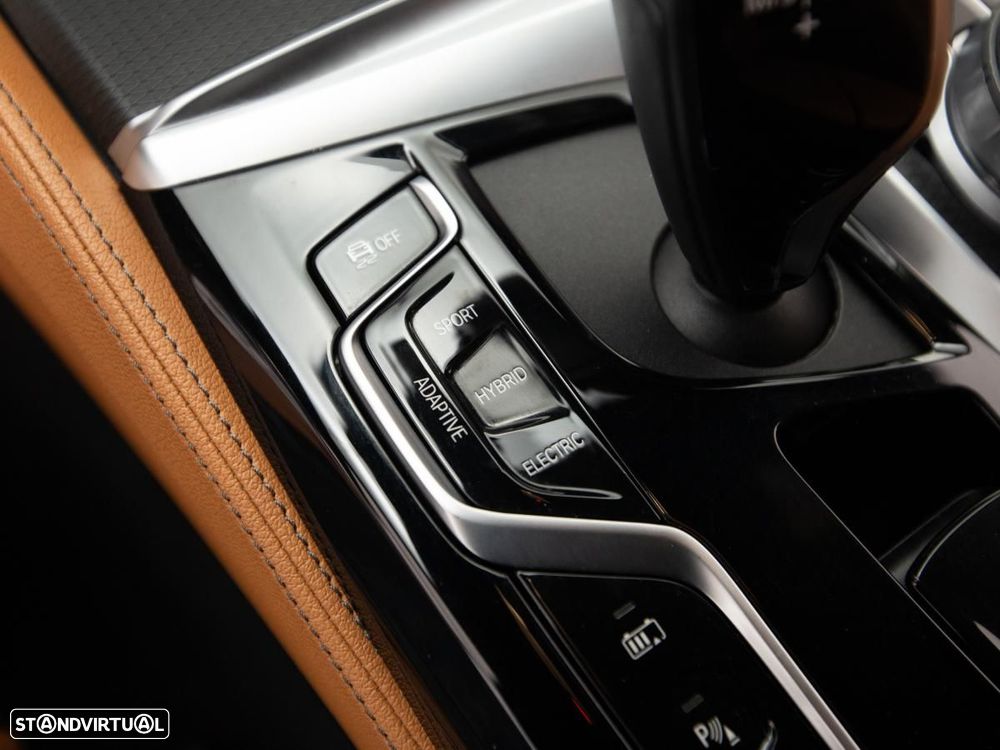 BMW 530 e Pack Desportivo M - 23