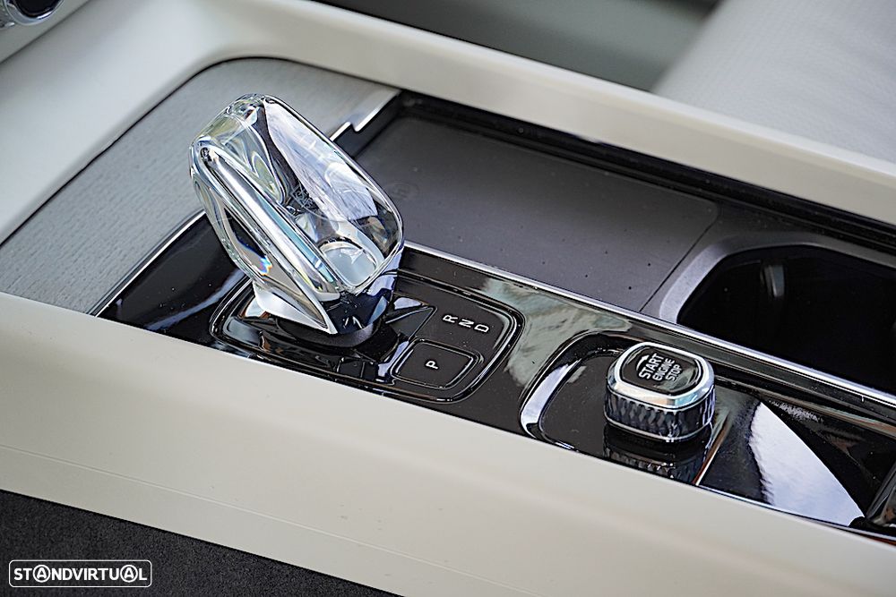 Volvo XC 60 2.0 T8 PHEV Ultimate Bright AWD - 29