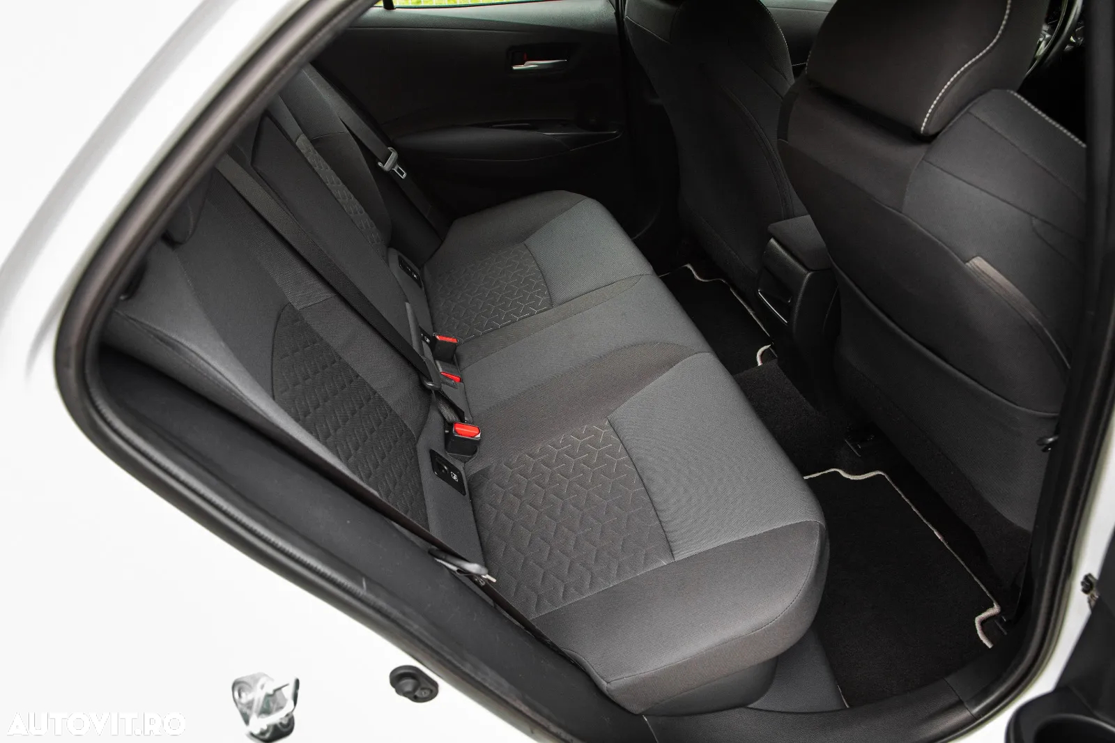 Toyota Corolla 1.8 HSD Active - 14