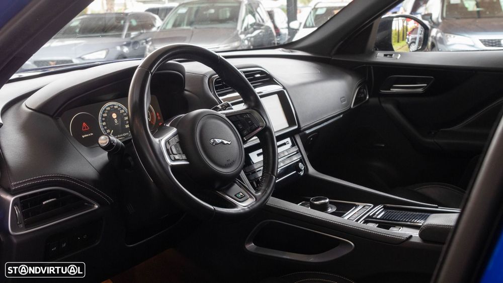 Jaguar F-Pace 25d AWD Aut. R-Sport - 4