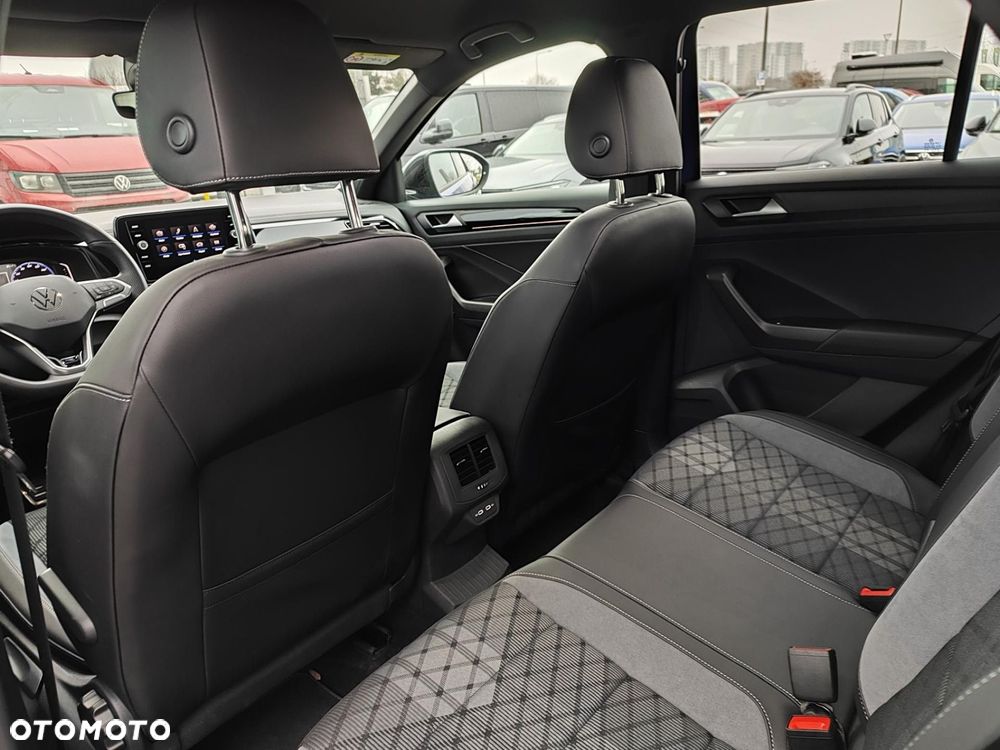 Volkswagen T-Roc - 18
