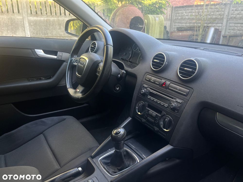 Audi A3 Sportback 1.6 Ambiente - 9