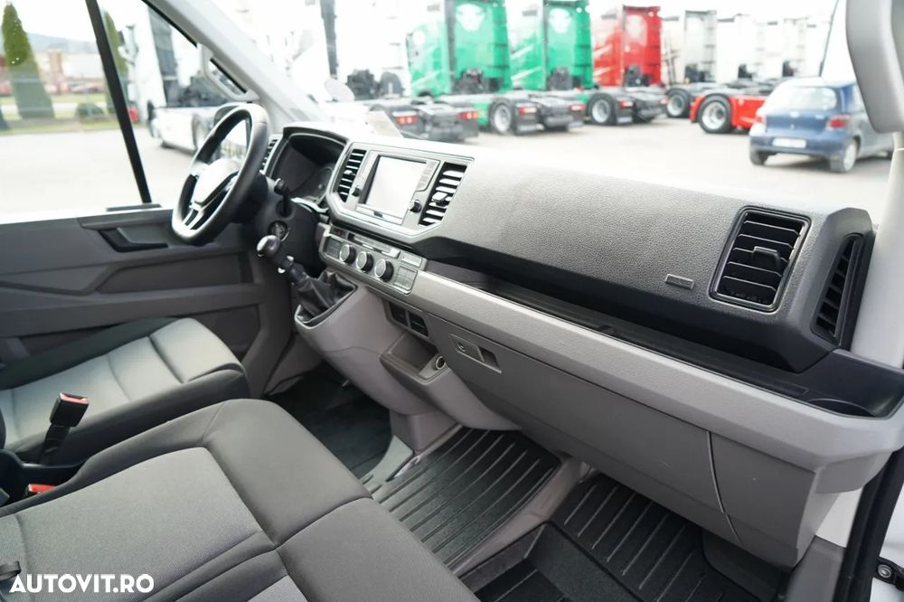 Volkswagen CRAFTER / CONTAINER / DHOLLANDIA LIFT / 2019 / TWIN / 3 LOCURI / - 34