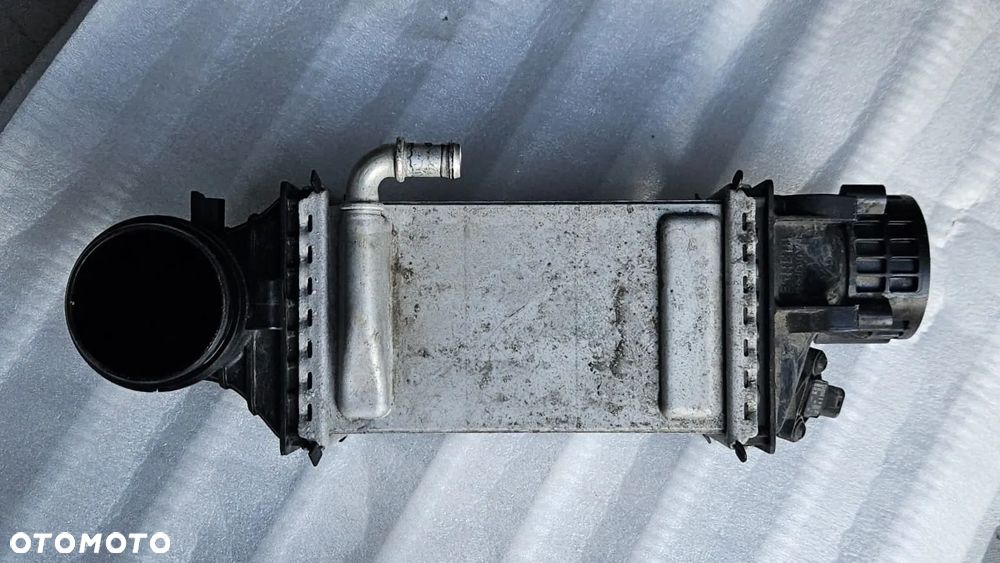 VW AUDI SEAT SKODA intercooler 04E145785E - 2