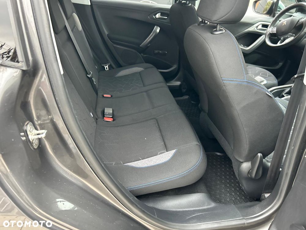 Peugeot 2008 1.6 BlueHDi Style - 21