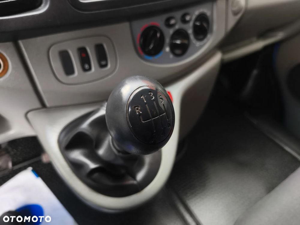 Renault Trafic - 11