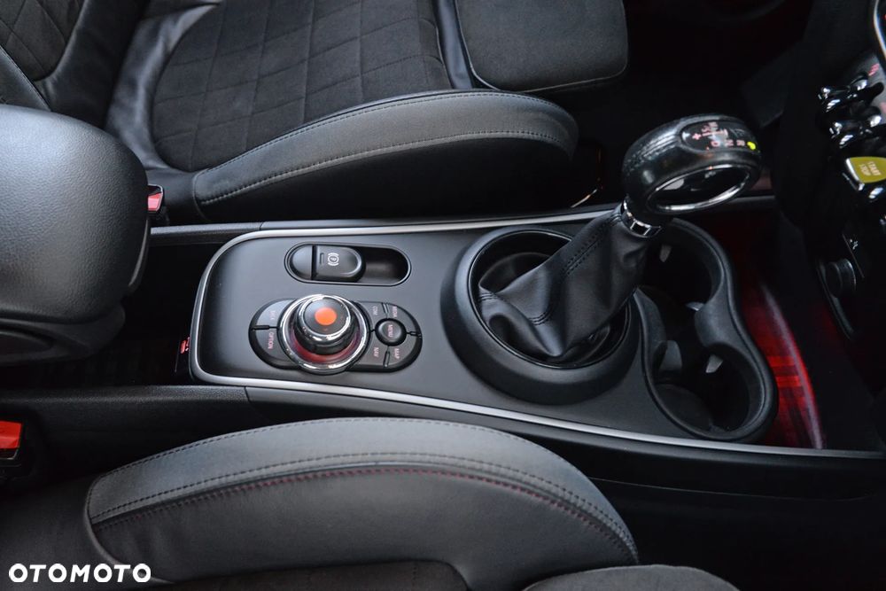 MINI Countryman Cooper SE ALL4 John Cooper Works Trim - 9
