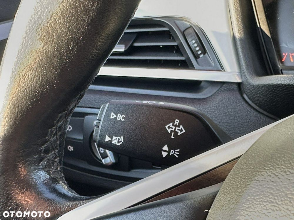 BMW X1 xDrive20i Sport - 35