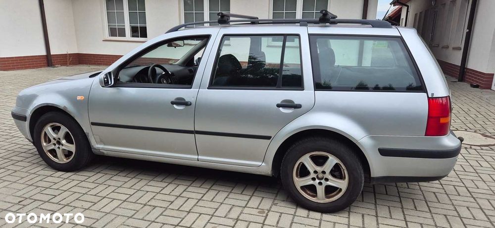 Volkswagen Touran - 4