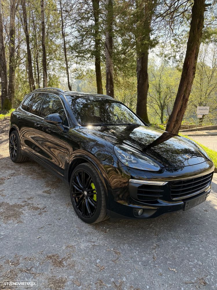 Porsche Cayenne - 1