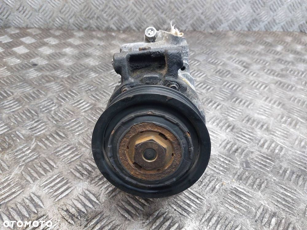 SPRĘŻARKA KOMPRESOR KLIMATYZACJI AUDI A4 B8 2.0 TDI 8K0260805E ID: 239765 - 2