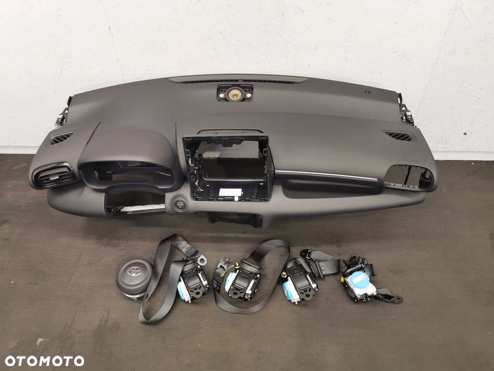 Toyota Yaris IV 4 Oryginalna deska rozdzielcza konsola pasy airbag - 2