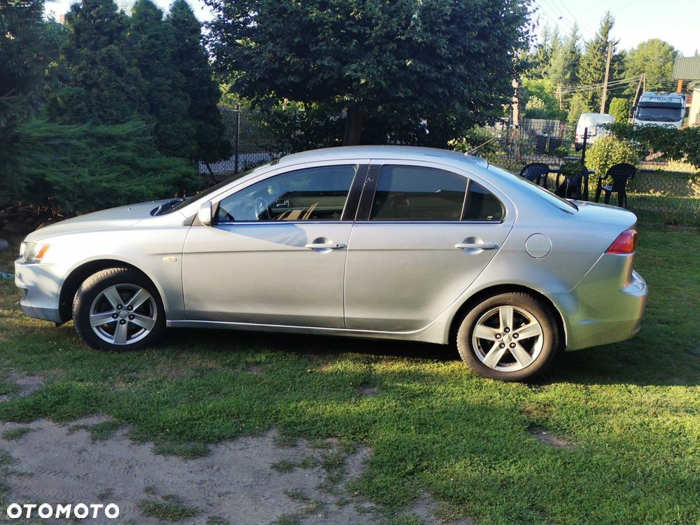 Mitsubishi Lancer - 1