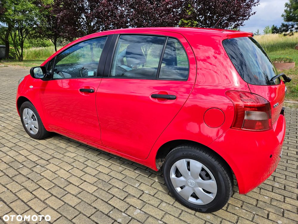 Toyota Yaris 1.0 Terra - 11