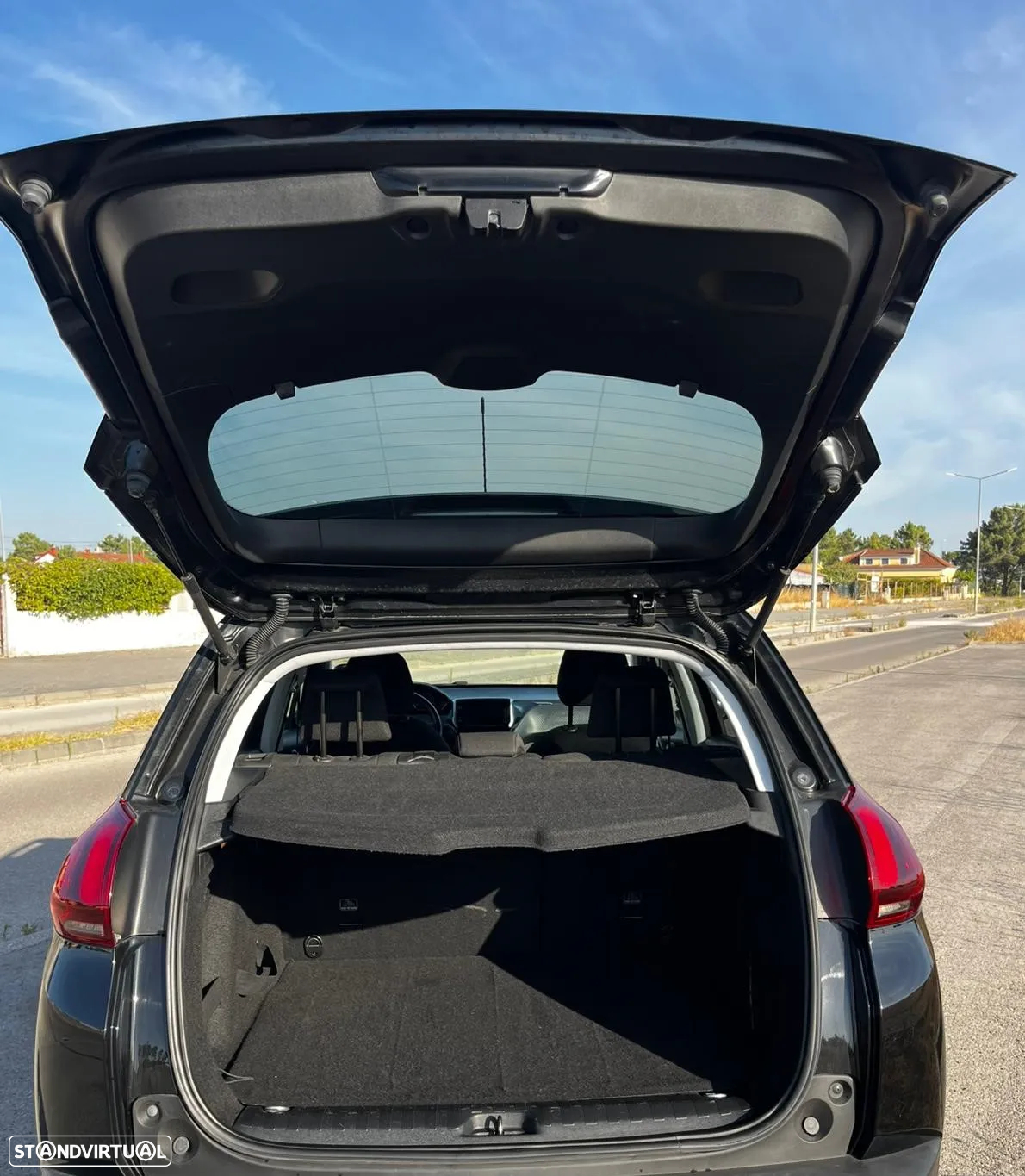 Peugeot 2008 1.2 PureTech Signature - 6