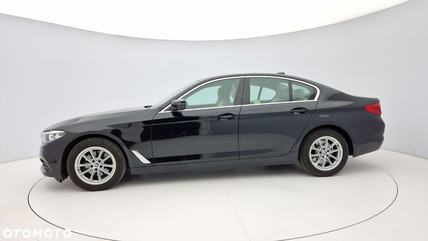 BMW Seria 5 520i Luxury Line - 2