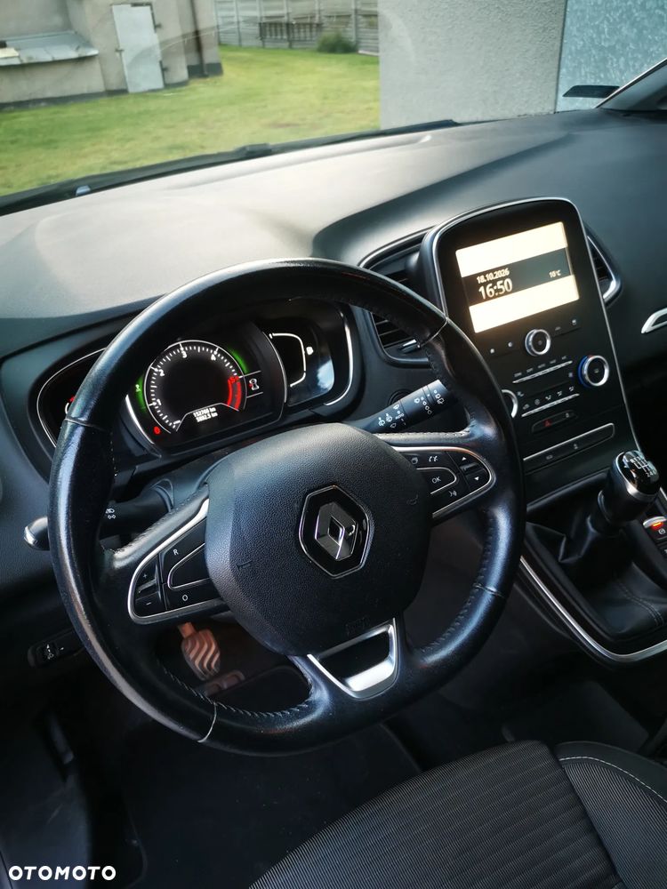 Renault Grand Scenic - 8