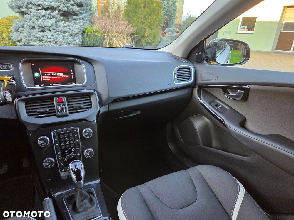 Volvo V40 D3 Geartronic - 29