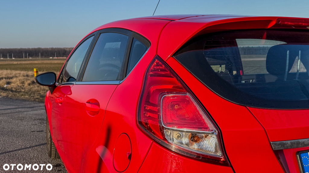 Ford Fiesta 1.6 TDCI SYNC Edition - 8
