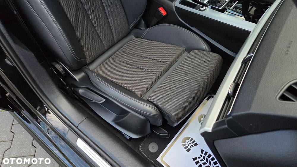 Audi A4 Limousine - 12