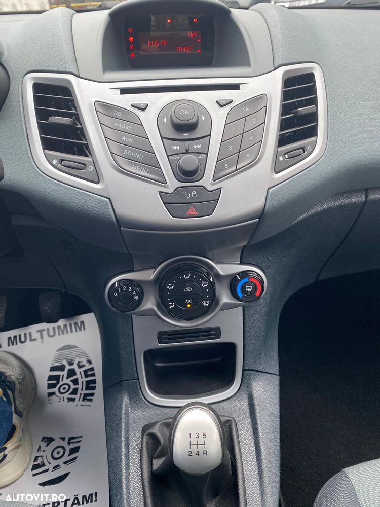 Ford Fiesta 1.25i Ambiente - 7