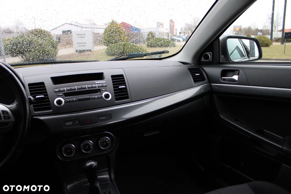 Mitsubishi Lancer 1.8 Invite - 18