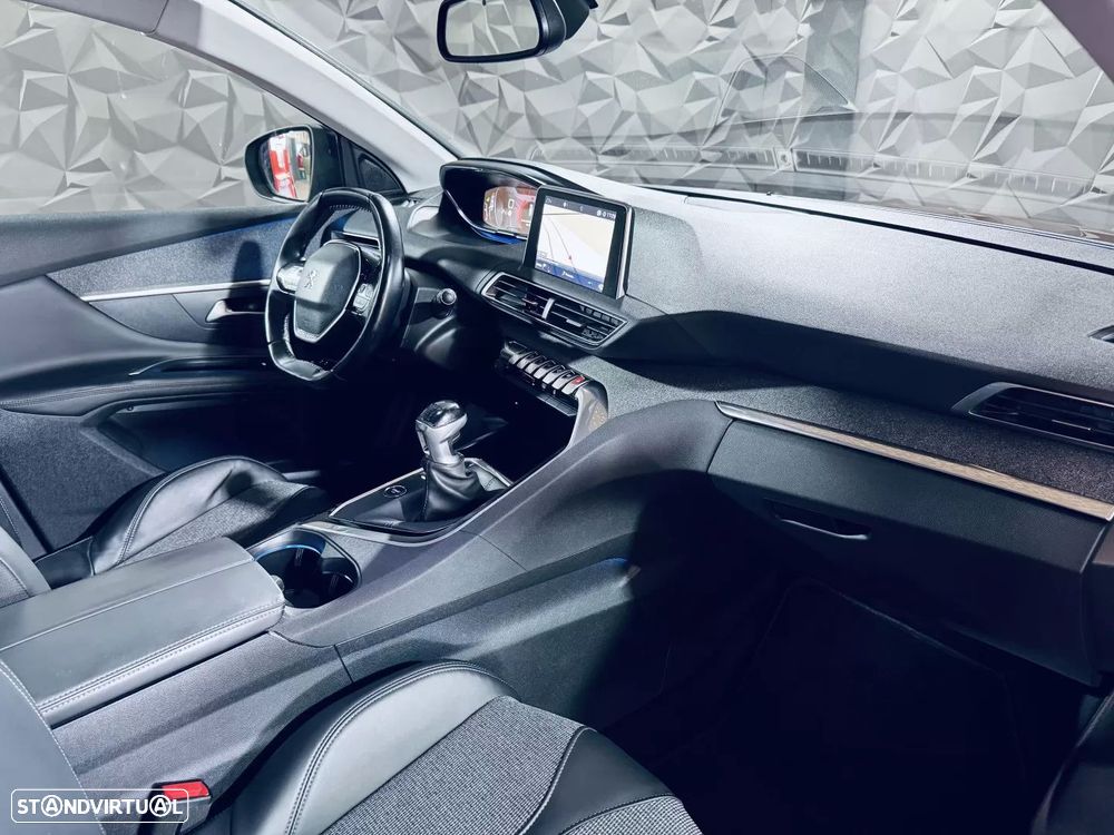 Peugeot 3008 1.2 PureTech Allure - 20